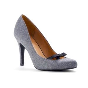 LC Lauren Conrad Ella Grey Wool Bow Heels Size 6.5